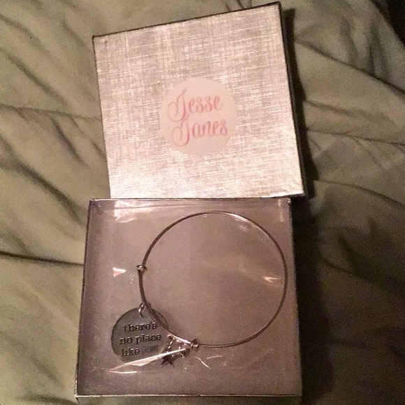 WIZARD of Oz Bracelet - Picture 1 of 2